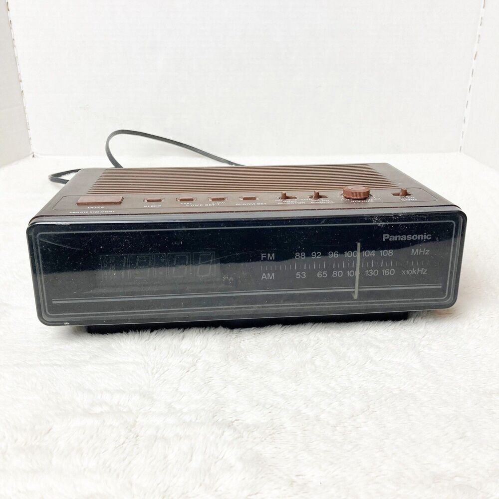 Vintage Panasonic RC-65 AM FM Digital Alarm Clock Radio Faux Wood Grain Japan